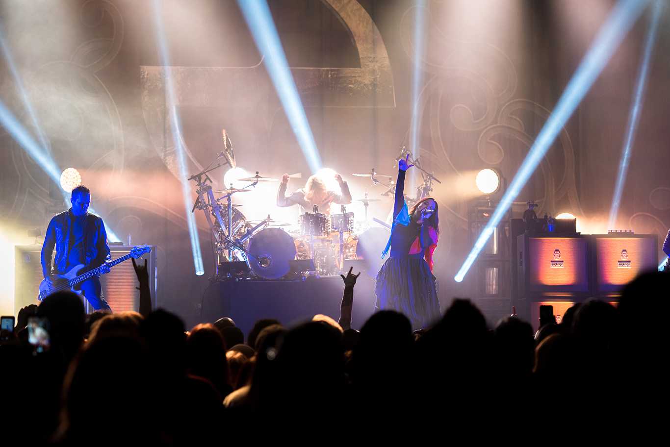 Evanescence wakes up the UPMC Events Center with successful concert