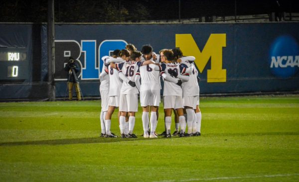 Men's Soccer's Magical Season Comes to End in Michigan